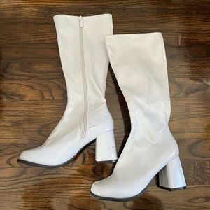 Ellie white go go dancer Halloween mod 60s disco boot 6 6.5 worn once!